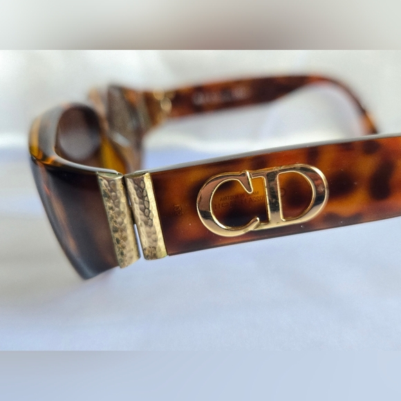 Christian Dior 2021A 11 Brown Tortoise Sunglasses - Picture 11 of 12